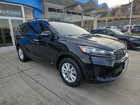 Used 2020 Kia Sorento LX w/ LX I4 Convenience Package image 3