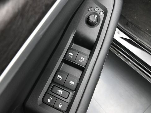 Used 2025 Jeep Grand Cherokee Limited 4xe image 10