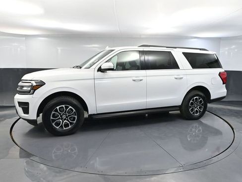 Used 2024 Ford Expedition Max XLT image 12