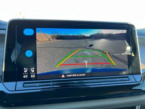 Used 2025 Volkswagen Atlas SE image 25