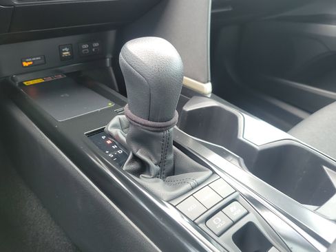 Used 2025 Toyota Camry LE image 28