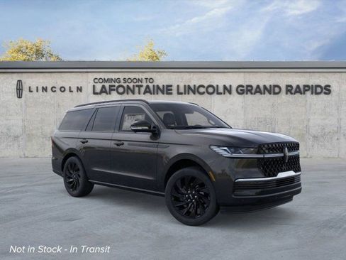 New 2026 Lincoln Navigator Reserve w/ Jet Appearance Package AWD/4WD image 7