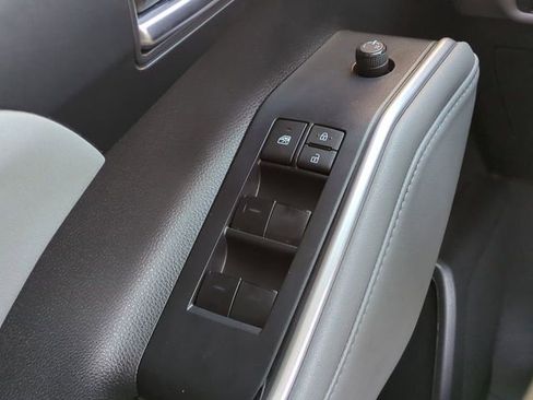 Used 2022 Toyota Highlander XLE image 23