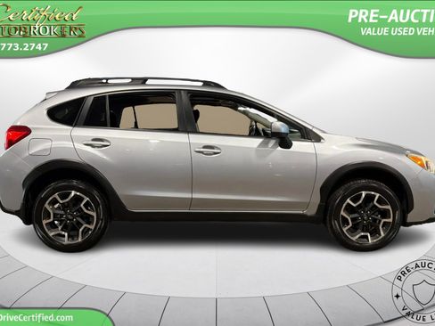 Used 2016 Subaru Crosstrek 2.0i Premium w/ Moonroof Package AWD/4WD image 4