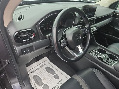 Used 2025 Honda Pilot EX-L image 18
