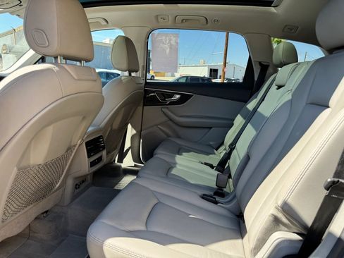 Used 2021 Audi Q7 3.0T Premium image 14