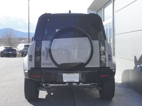 New 2026 Land Rover Defender 110 X-Dynamic SE image 6