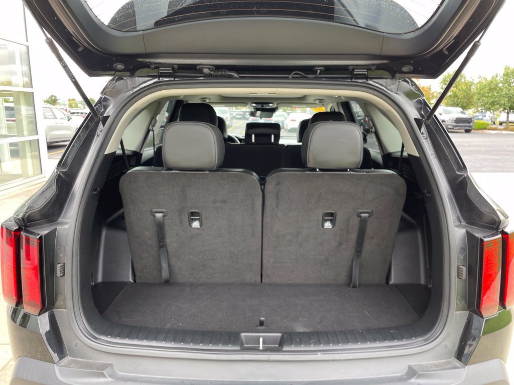 Used 2023 Kia Sorento S w/ Panoramic Sunroof Package AWD/4WD image 15