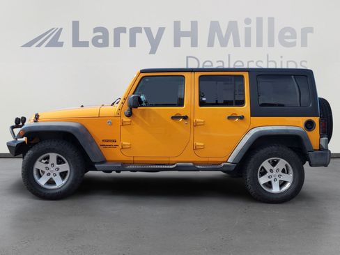 Used 2012 Jeep Wrangler Unlimited Sport image 2