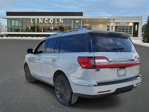 Used 2021 Lincoln Navigator Reserve image 3