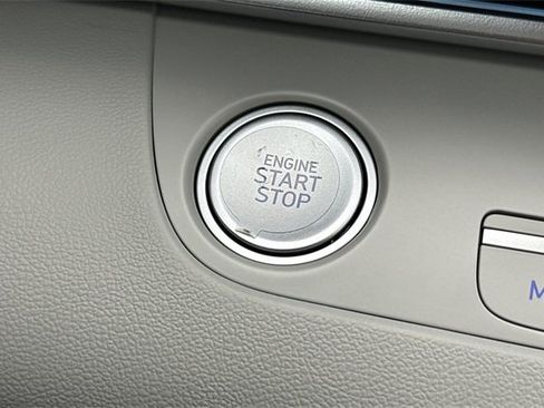 Used 2025 Hyundai Elantra Limited image 26