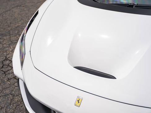 Certified 2021 Ferrari F8 Tributo RWD image 19