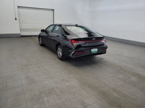 Used 2025 Hyundai Elantra SE FWD image 5