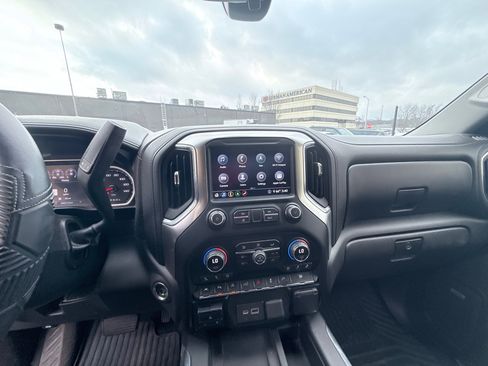 Used 2020 Chevrolet Silverado 1500 LTZ w/ LTZ Premium Package image 17