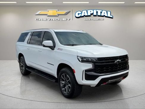 Used 2024 Chevrolet Suburban Z71 w/ Luxury Package AWD/4WD image 7