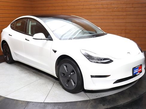 Used 2023 Tesla Model 3 Standard Range image 21