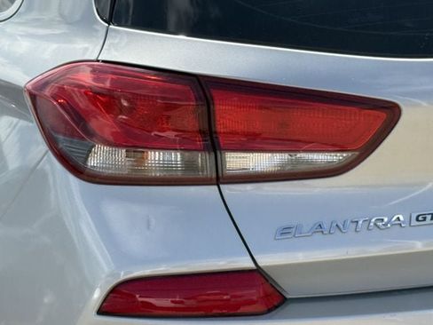 Used 2018 Hyundai Elantra GT FWD image 6