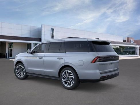 New 2026 Lincoln Navigator Premiere AWD/4WD image 5