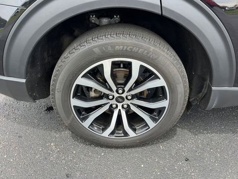Certified 2025 Ford Explorer ST-Line AWD/4WD image 10