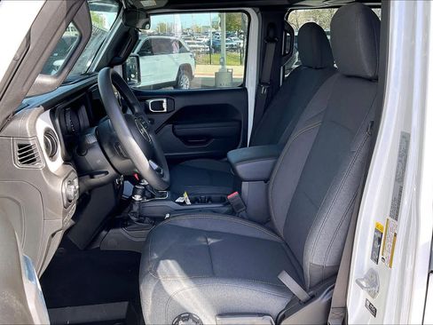 New 2026 Jeep Gladiator Sport AWD/4WD image 7