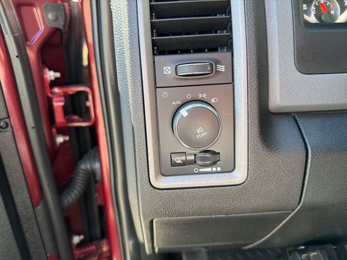 Used 2018 RAM 1500 Express w/ Express Value Package image 16