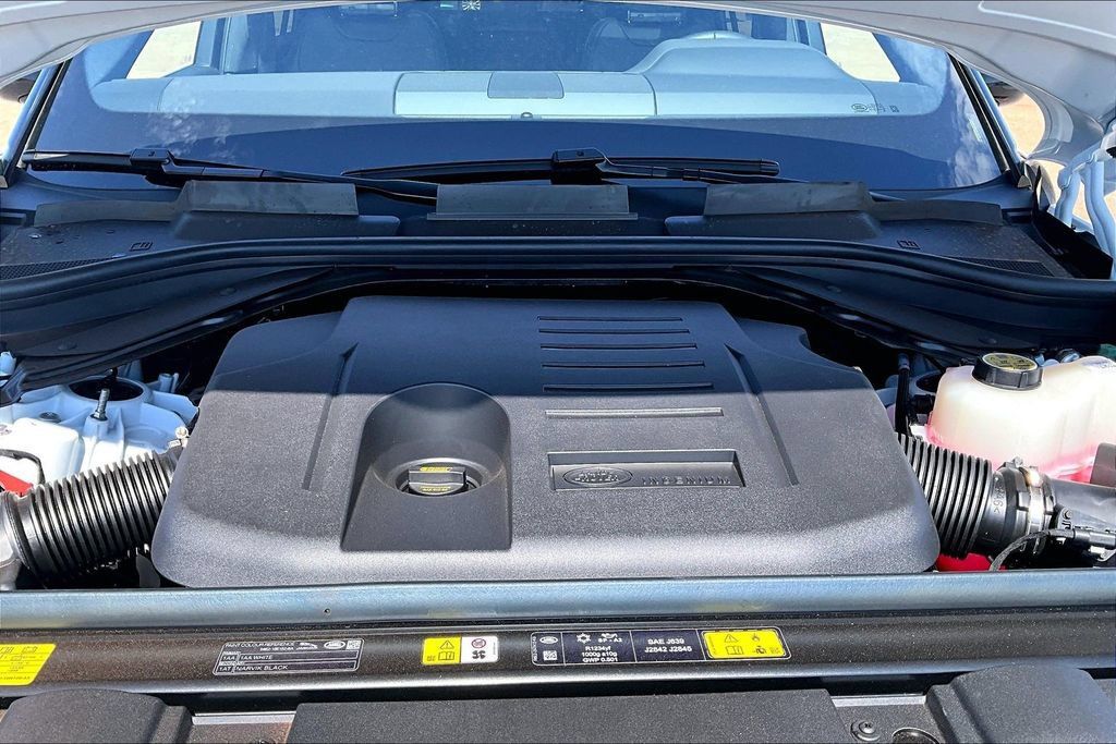 New 2026 Land Rover Range Rover Sport Dynamic SE AWD/4WD image 11