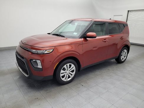 Used 2021 Kia Soul LX image 2