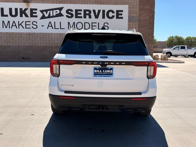 Used 2025 Ford Explorer Active RWD image 9