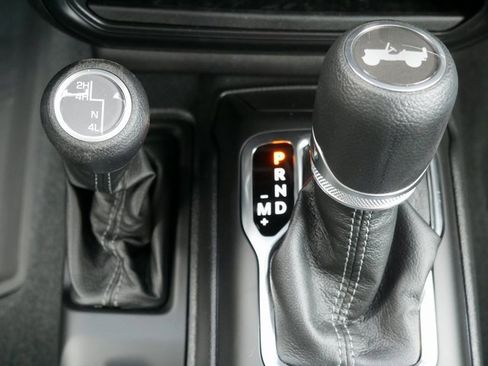 Used 2024 Jeep Wrangler Sport S image 23