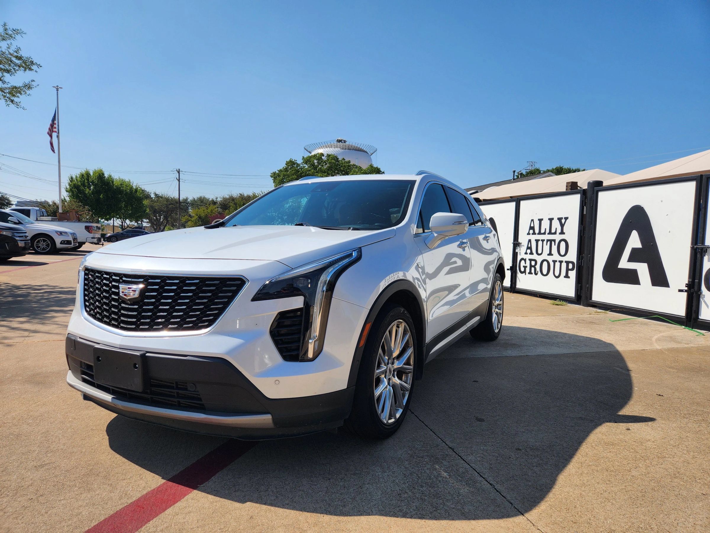 Used 2019 Cadillac XT4 Premium Luxury w/ Technology Package AWD/4WD image 1