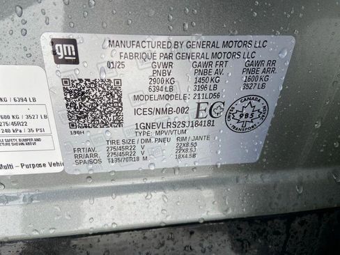 Used 2025 Chevrolet Traverse RS image 39