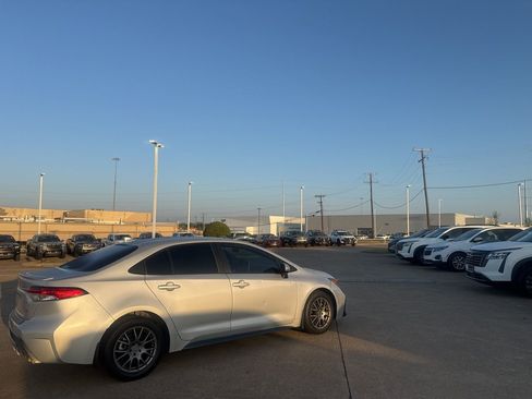 Used 2021 Toyota Corolla SE image 22