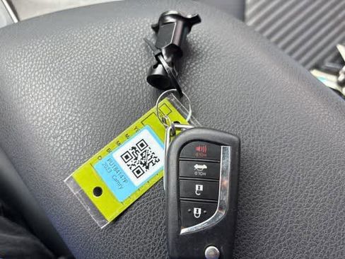 Used 2023 Toyota Camry SE image 26