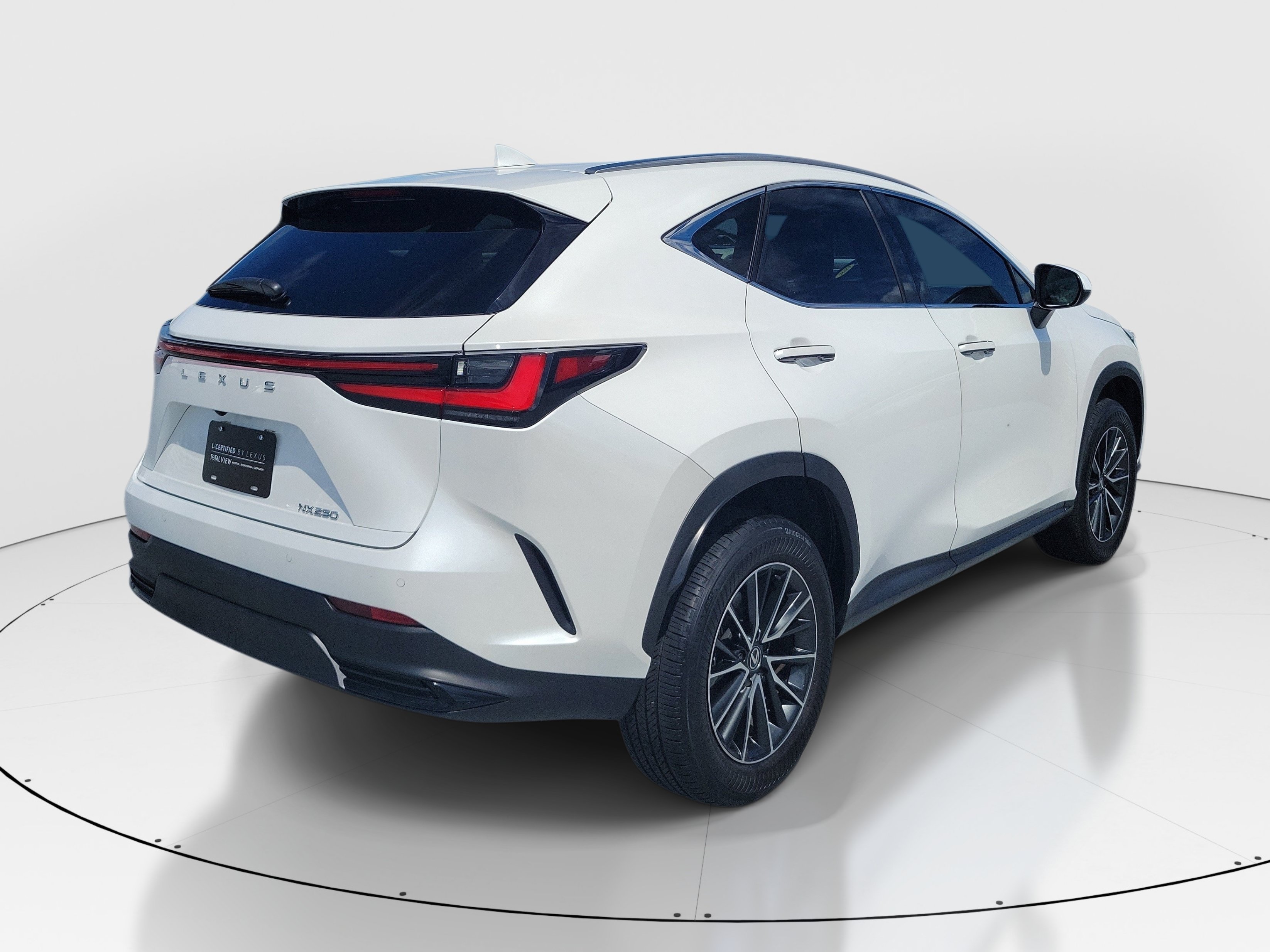 Used 2025 Lexus NX 250 FWD w/ Towing Package (2000 Lbs) image 6