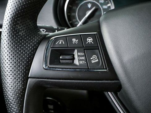 Used 2023 Maserati Levante GT AWD/4WD image 12