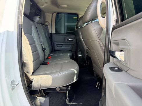 Used 2018 RAM 1500 SLT image 36