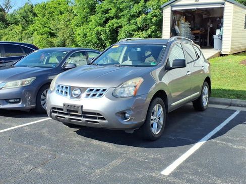 Used 2015 Nissan Rogue S w/ Convenience Package AWD/4WD image 3