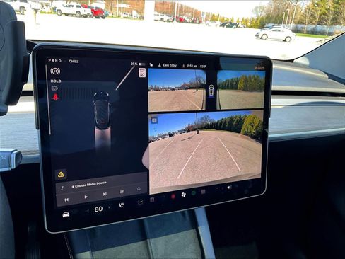 Used 2024 Tesla Model Y Long Range AWD/4WD image 19