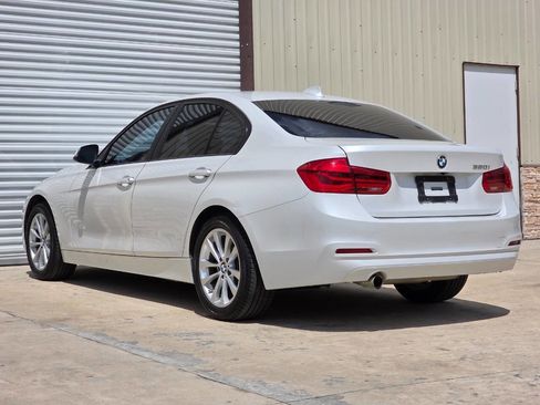 Used 2018 BMW 320i Sedan image 3