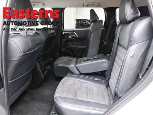 Used 2024 Mitsubishi Outlander SE image 22
