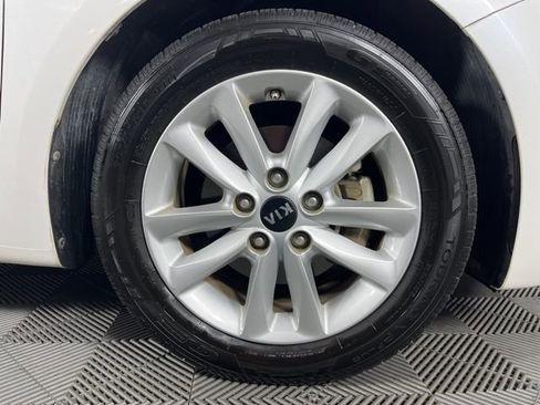 Used 2017 Kia Forte LX w/ Option Group 020 image 14