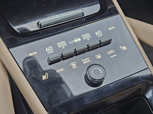 Certified 2026 Porsche Cayenne Coupe AWD/4WD image 19