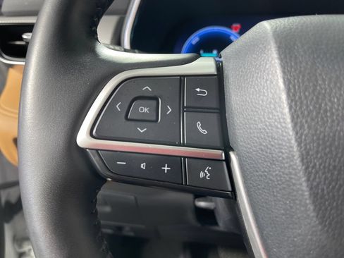 Certified 2024 Toyota Highlander Platinum AWD/4WD image 28