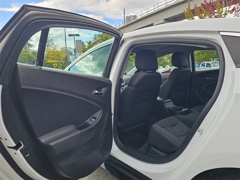 Used 2018 Chevrolet Volt LT image 18