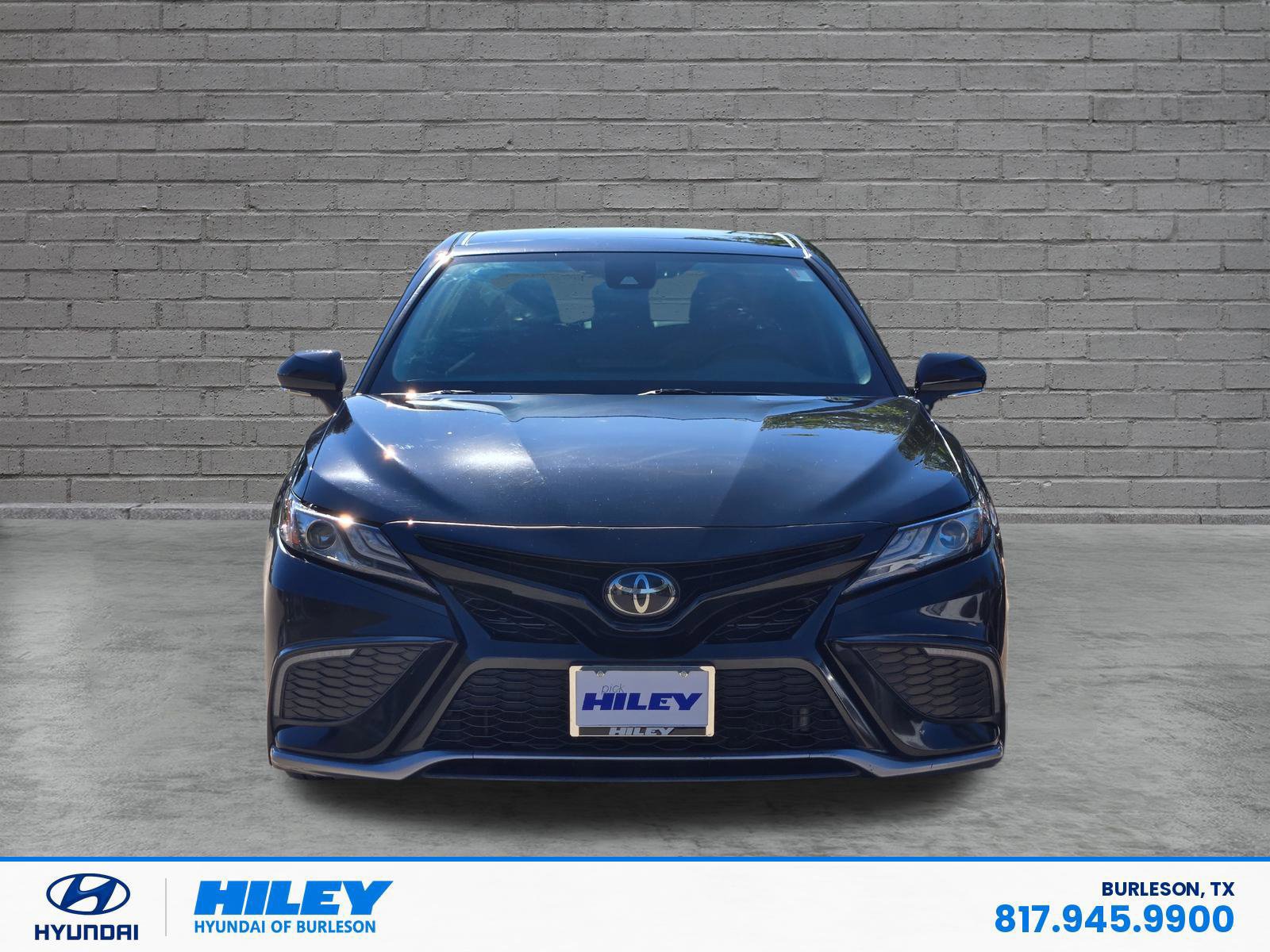 Used 2022 Toyota Camry XSE FWD image 6