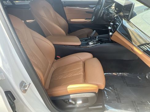 Used 2021 BMW 530i xDrive w/ Premium Package AWD/4WD image 30