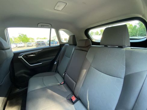Used 2025 Toyota RAV4 XLE AWD/4WD image 25