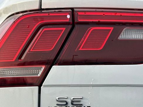 Certified 2022 Volkswagen Tiguan SE R-Line image 13