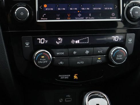 Used 2019 Nissan Rogue SV w/ Premium Package AWD/4WD image 46