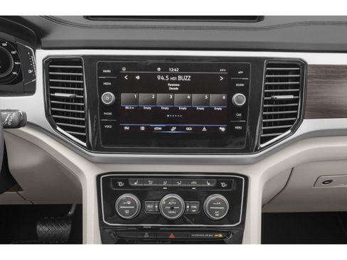 Used 2023 Volkswagen Atlas SE w/ Panoramic Sunroof Package FWD image 7